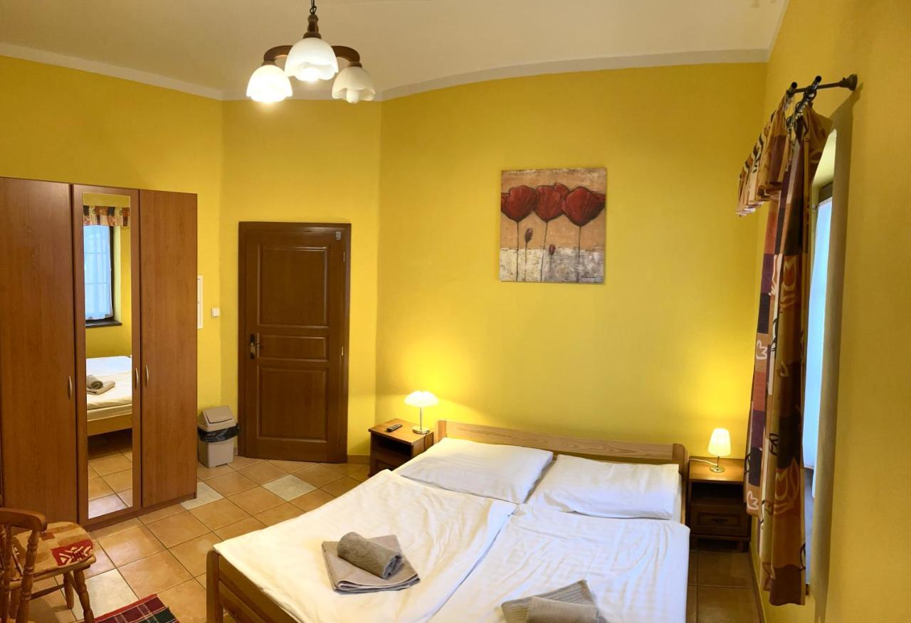 Villa Victoria Penzion Liptovský Ján Exteriör bild