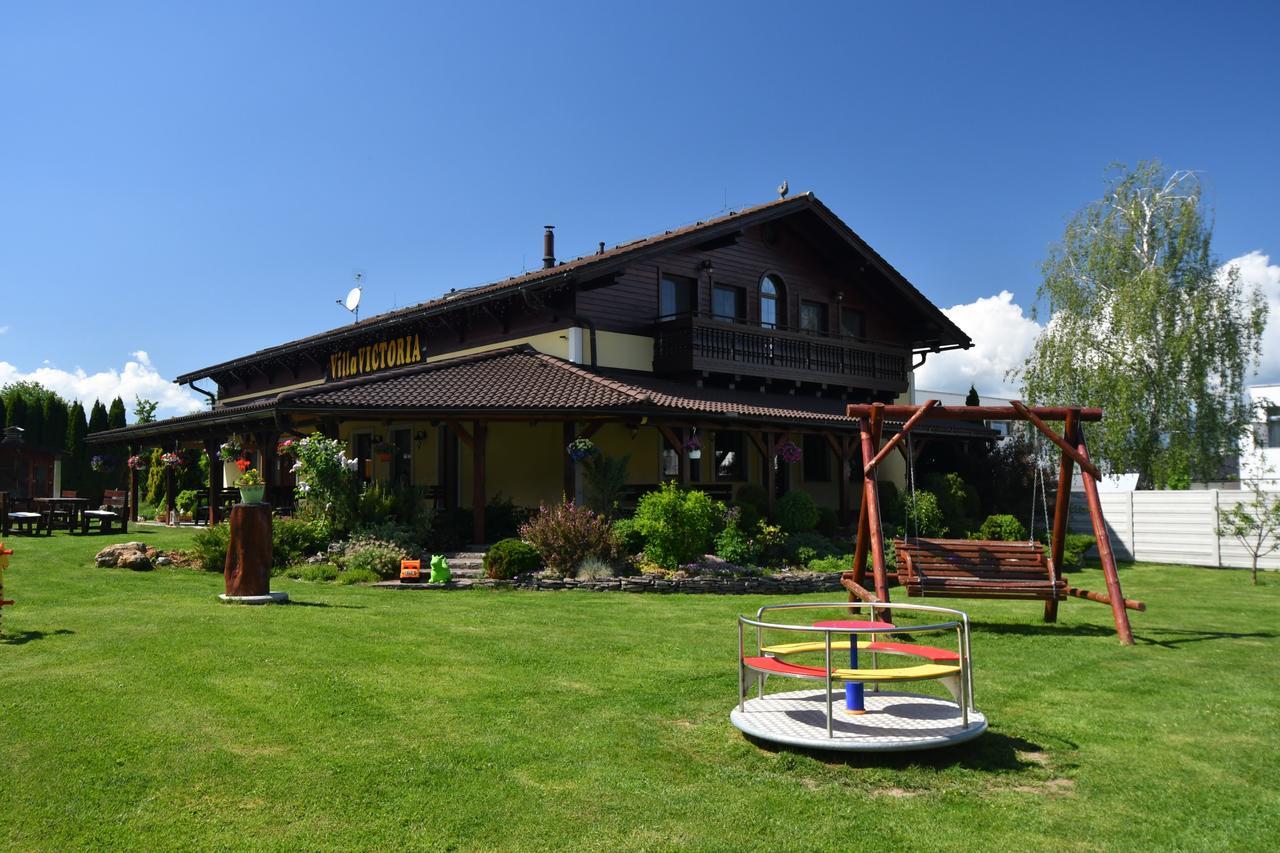 Villa Victoria Penzion Liptovský Ján Exteriör bild